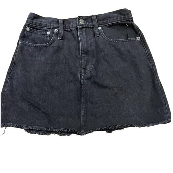 Madewell McCarren Denim Mini Skirt Black Wash Cotton Pockets Raw Hem Size 26 - Picture 2 of 7